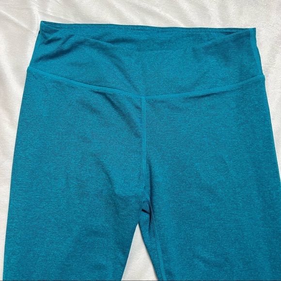 Fabletics Teal Stretchy Leggings with Phone Pocket - Picture 3 of 7